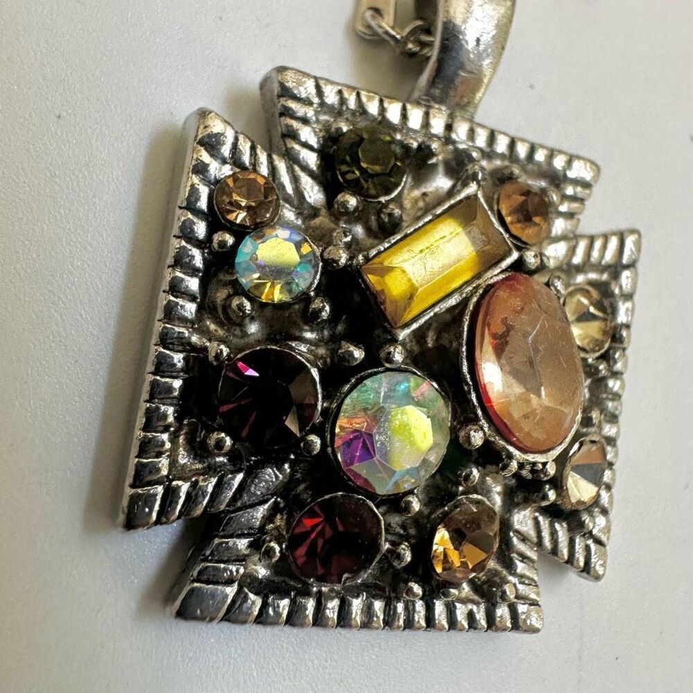 Avon maltese rhinestone cross pendant necklace - Picture 6 of 12